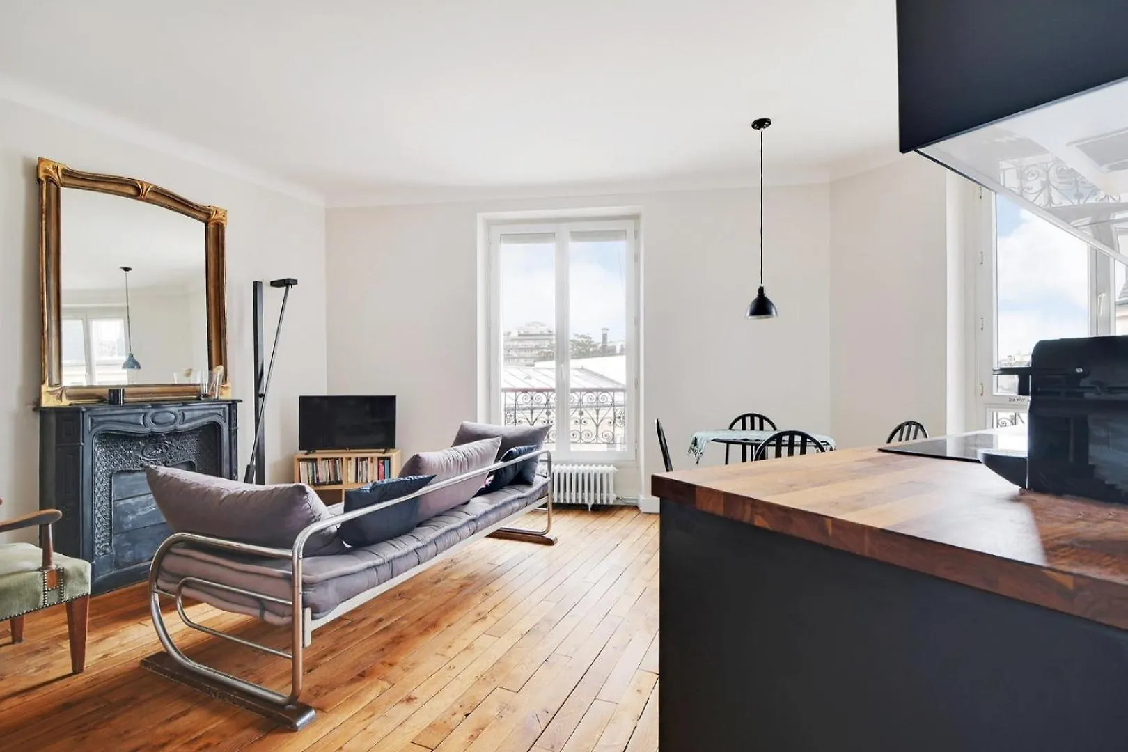Guestready - Parisian Elegance In The 19th Arr. Apartment Paris